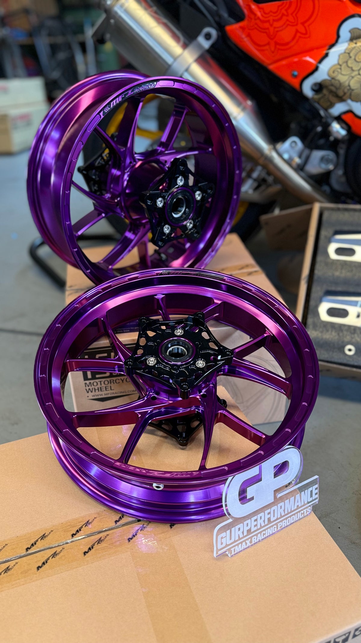 Juego llantas MFZ AC10 Tmax 560