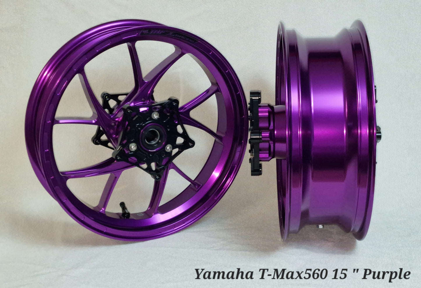 Juego llantas mfz morado 15” tmax 560