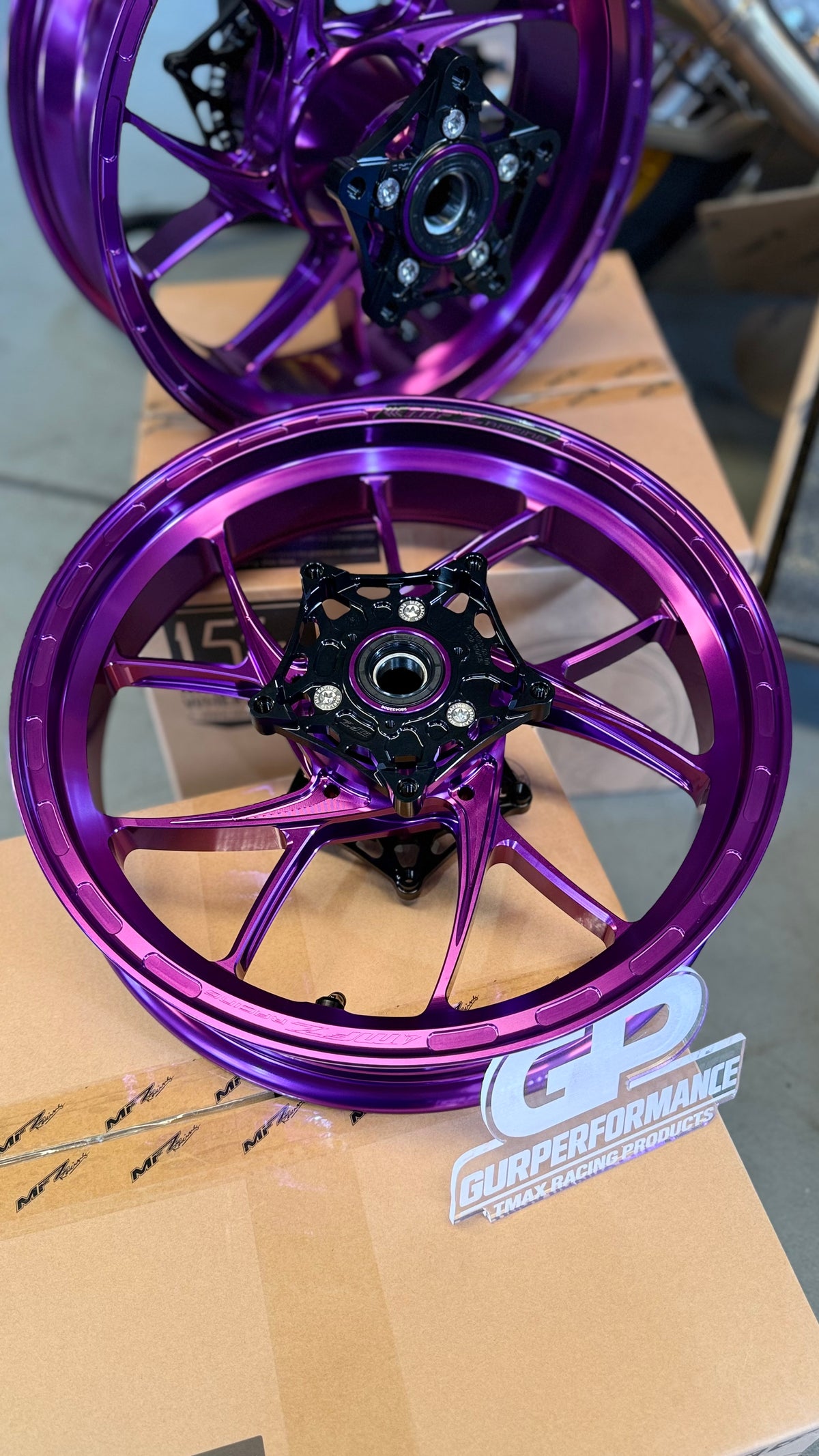 Juego llantas MFZ AC10 Tmax 560